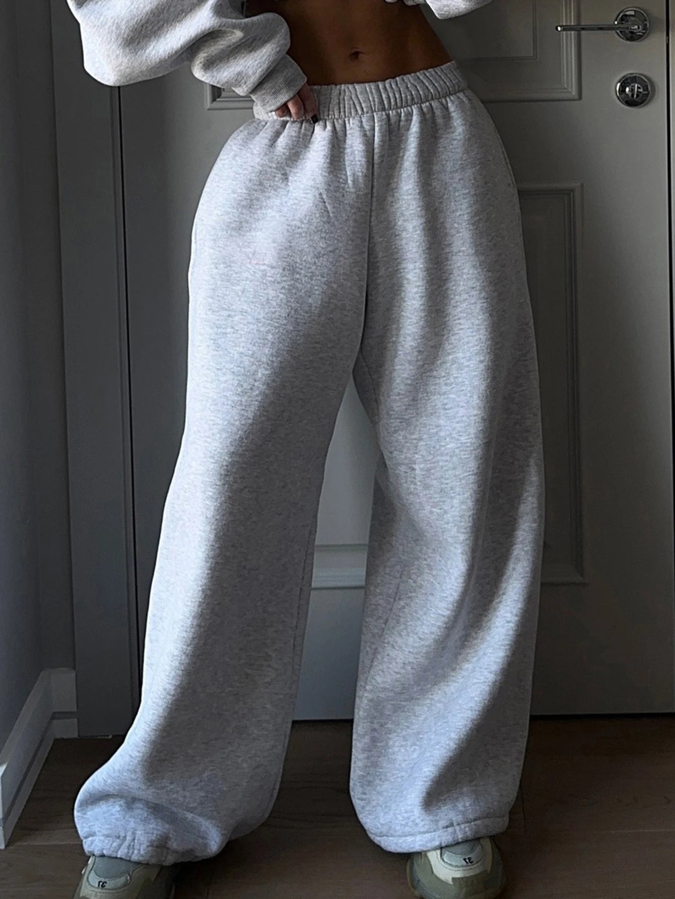 Ladies Fashion Long Sleeve Sportswear Sweatshirt And Trousers Two-Piece Set Autumn Winter Trendy Outfit Casual Comfortable