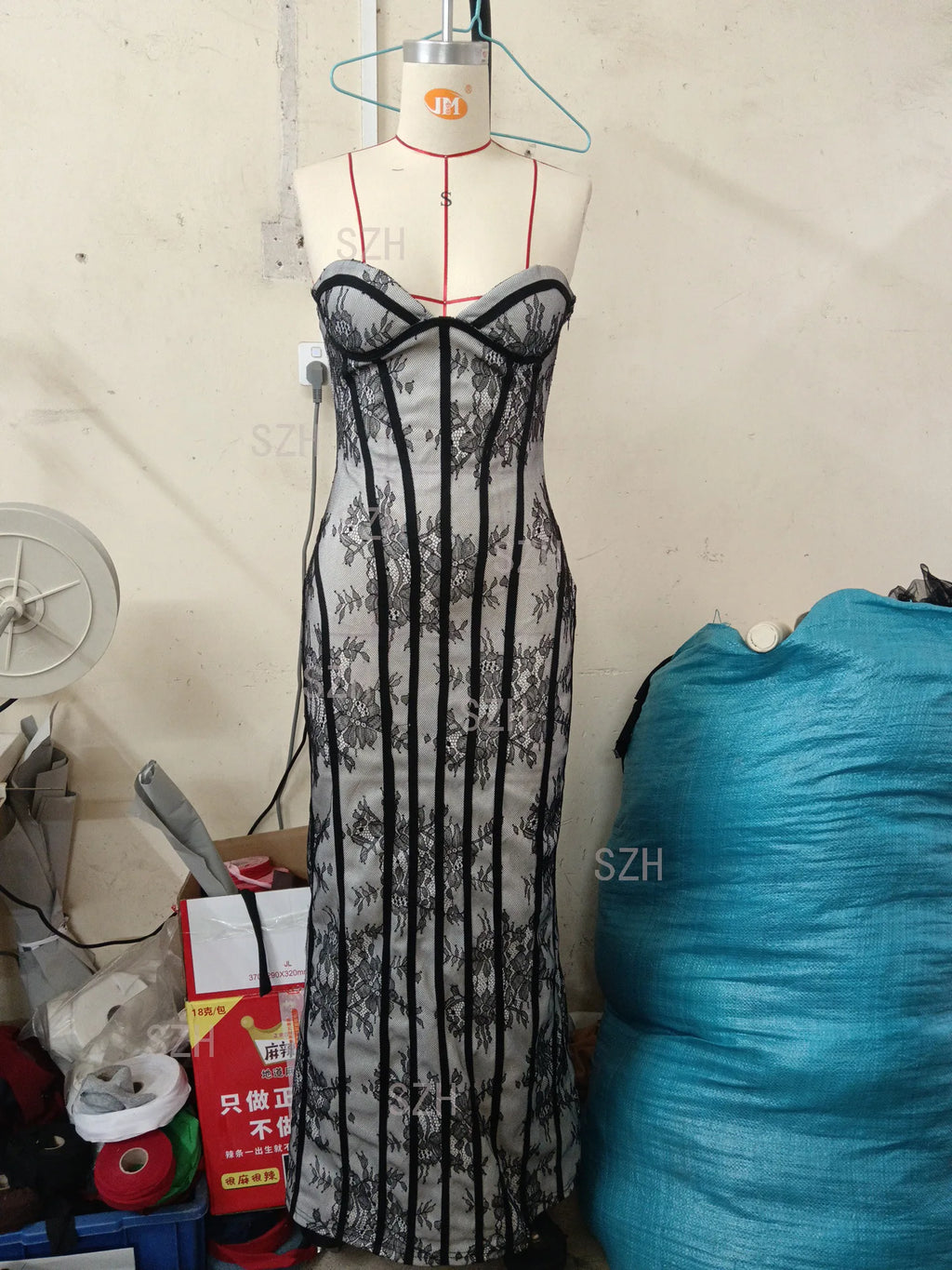 Strapless Elegant Party Dresses Strip Bodycon Evening Maxi Wedding Guest Woman Lace Up Backless Dress 2026